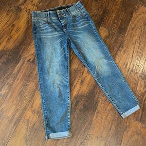 Never work apt 9 Jean capri